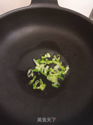 冬瓜菌菇虾皮汤的做法步骤：2
