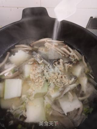 冬瓜菌菇虾皮汤的做法步骤：7