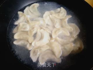 平菇韭菜酸辣汤饺的做法步骤：6