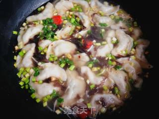 平菇韭菜酸辣汤饺的做法步骤：8