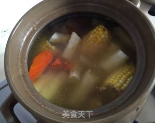 玉米胡萝卜淮山排骨汤的做法步骤：6
