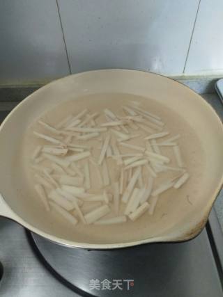 黄豆芽炒莲藕的做法步骤：5