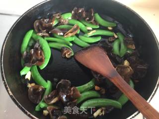 甜豆炒黑木耳的做法步骤：6