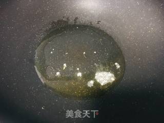补钙百搭～蒜苗炒虾皮的做法步骤：4