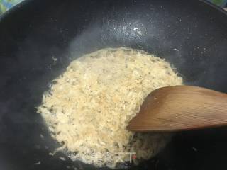 补钙百搭～蒜苗炒虾皮的做法步骤：5