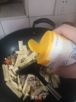 牛肉炒腐竹的做法步骤：6