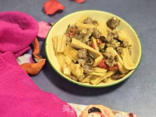 牛肉炒腐竹的做法步骤：8