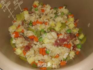 电饭锅腊肠焖饭的做法步骤：6