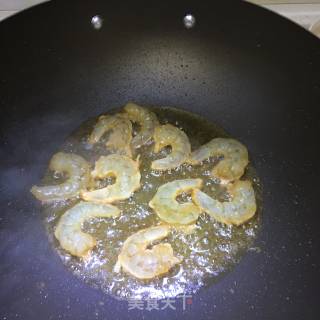 菠萝虾仁的做法步骤：5