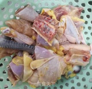 小土豆焖土鸡的做法步骤：1