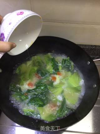 芥菜咸蛋滚肉片汤的做法步骤：7