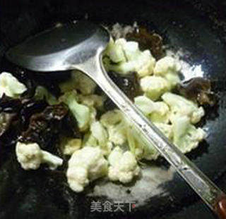 黑木耳蛋饺花菜的做法步骤：5