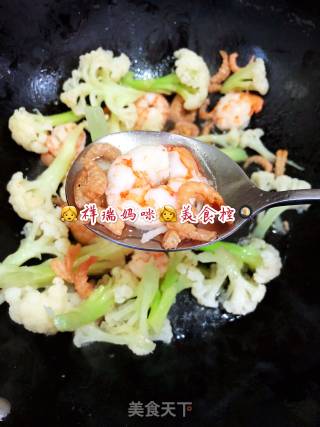 祥瑞妈咪美食控：祥瑞宝贝的餐桌之海选烩菜花的做法步骤：8