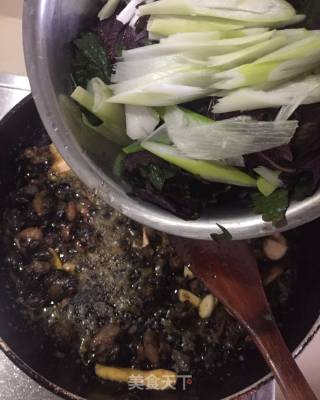 紫苏炒田螺的做法步骤：7