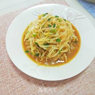 炝拌绿豆芽的做法步骤：5