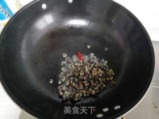 韭菜炒螺蛳肉的做法步骤：6