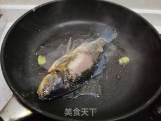 萝卜丝豆腐鲫鱼汤的做法步骤：5
