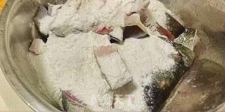 魔芋烧鱼的做法步骤：1