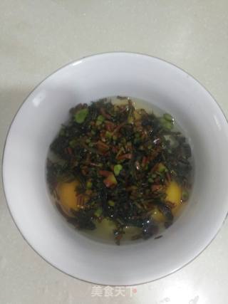香椿鸡蛋饼的做法步骤：5