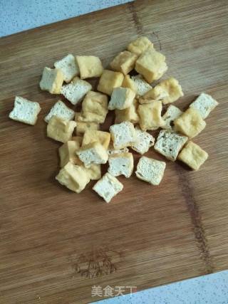 豆腐泡炒卷心菜的做法步骤：4