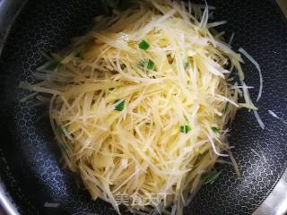 树椒土豆丝的做法步骤：7