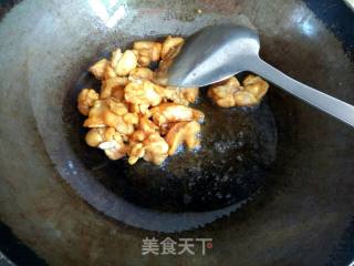 土豆片干豆腐烧鸡翅根的做法步骤：5