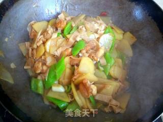 土豆片干豆腐烧鸡翅根的做法步骤：13