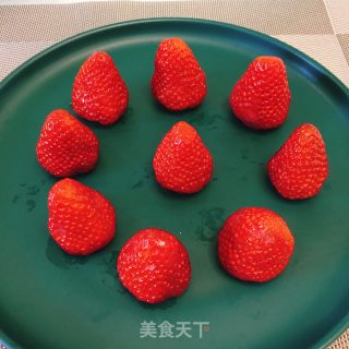 草莓雪人的做法步骤：3