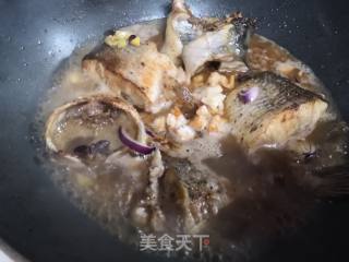 油焖长江回鱼的做法步骤：5