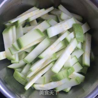 青椒番茄炒葫芦的做法步骤：2