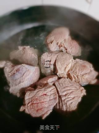 卤牛肉的做法步骤：1