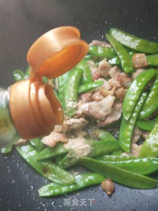 荷兰豆炒五花肉的做法步骤：6