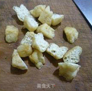油豆腐咸肉炒西兰花的做法步骤：4