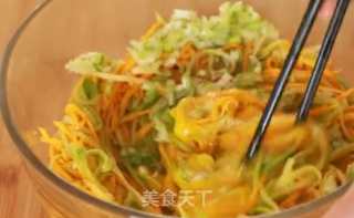一个萝卜、一块南瓜做成的五珍粉美食居然这么香，做早餐好吃又方便，10分钟就能搞定！的做法步骤：4