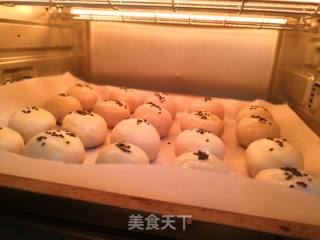 豆沙蛋黄酥饼的做法步骤：19