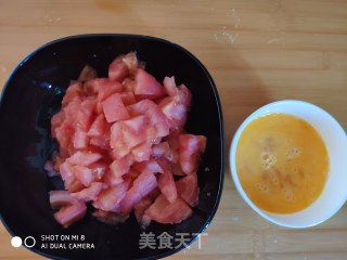 西红柿炒鸡蛋的做法步骤：3