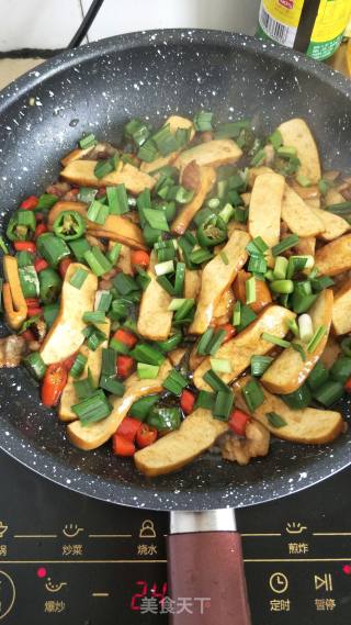 香干炒肉的做法步骤：5