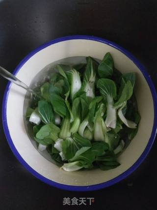 香菇炒油菜的做法步骤：2