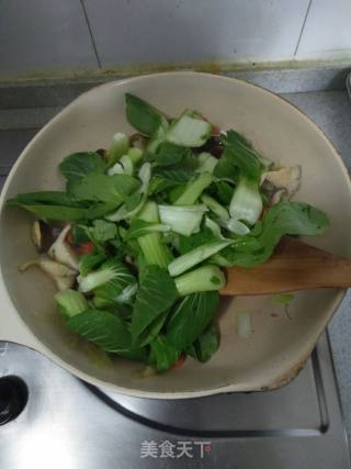 香菇炒油菜的做法步骤：9