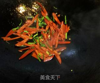 辣椒炒鸡蛋的做法步骤：3