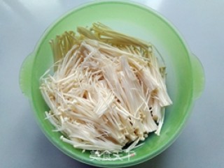 金针菇番茄肥牛汤的做法步骤：5