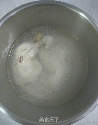 鸡汤炖茄子的做法步骤：1
