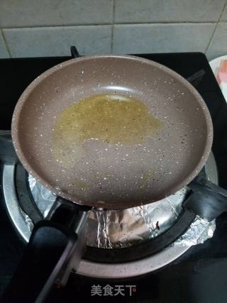 香椿鸡蛋饼的做法步骤：7