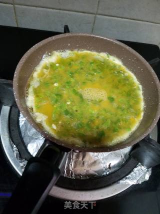 香椿鸡蛋饼的做法步骤：8