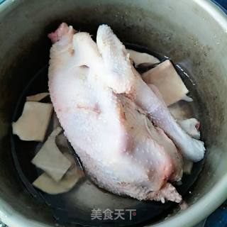 榴莲壳炖鸡的做法步骤：4