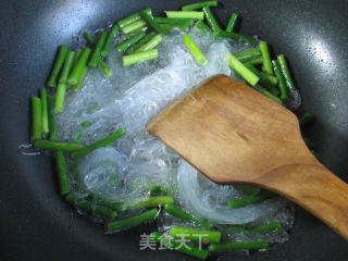 蒜薹炒粉丝的做法步骤：3