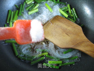 蒜薹炒粉丝的做法步骤：6