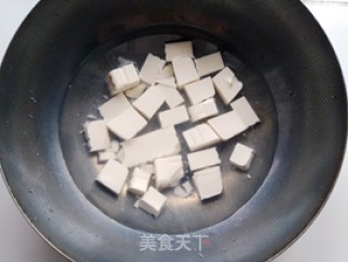 河鲫鱼豆腐汤的做法步骤：2