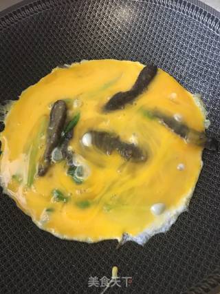海参苦菊煎蛋的做法步骤：7