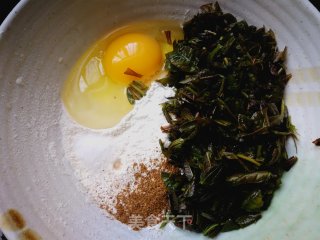 荠菜煎饼的做法步骤：3
